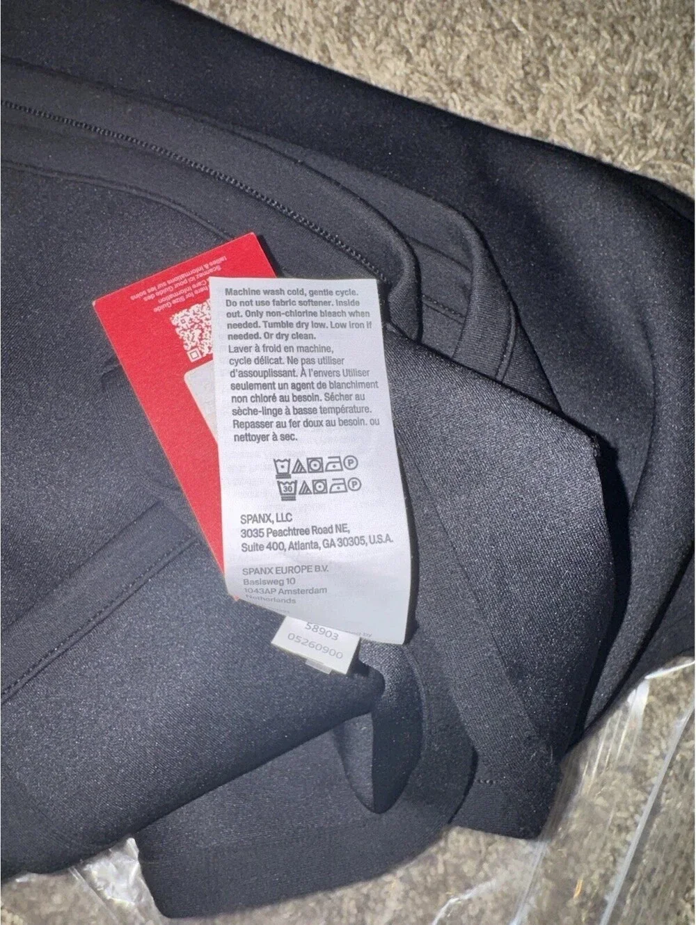 NEW! $98 SPANX AirEssential Luxe Soft Stretch Blanket Black NWT  Throw 50x60